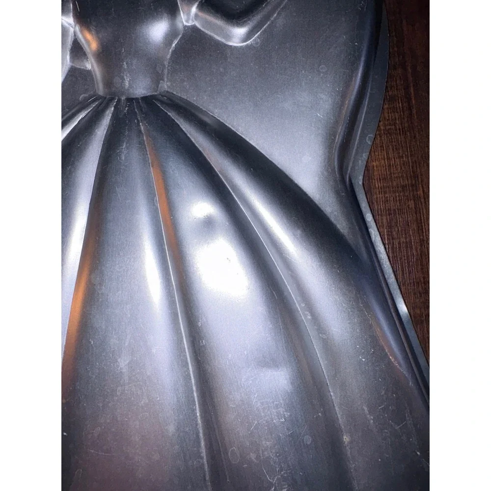 Wilton Barbie Princess Cake Pan 1998 Mattel Aluminum Shaped Mold 2105-9815